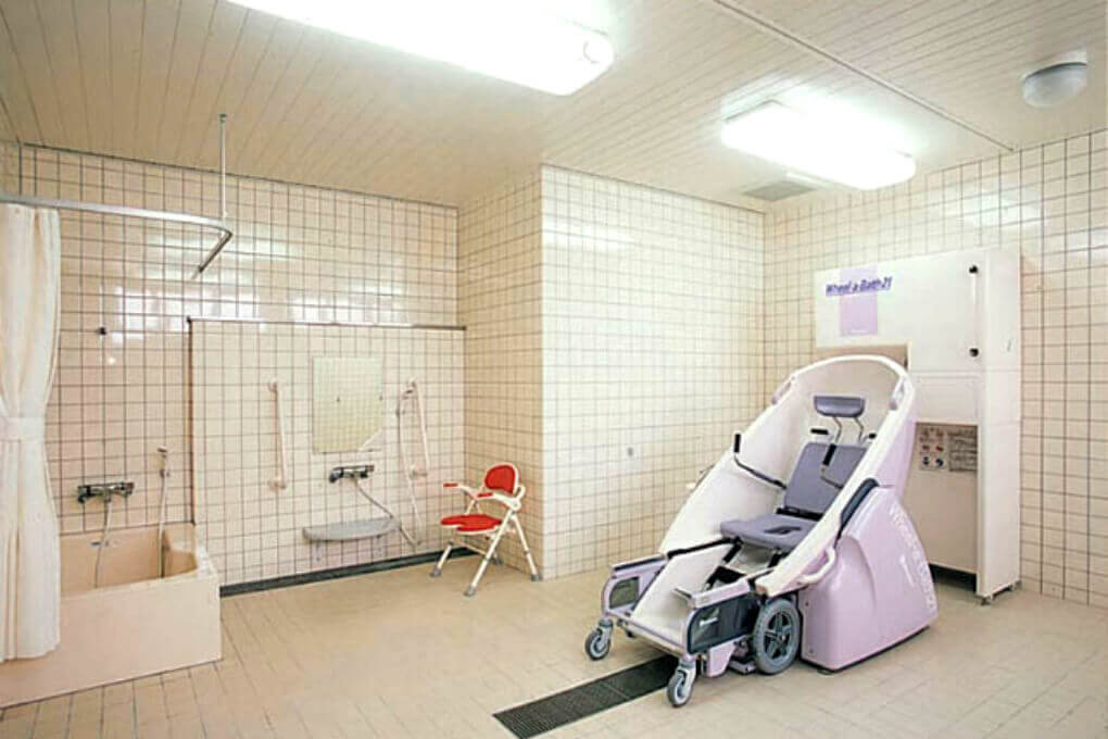 岐阜県の老人ホーム「ほんじょうの憩」機械浴室