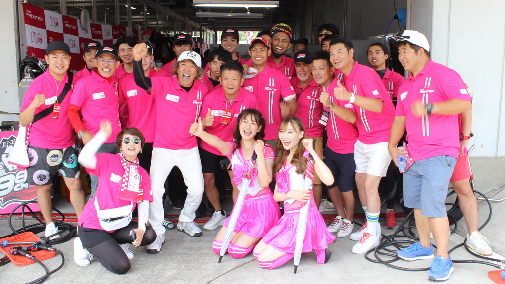 2023年鈴鹿8耐 TEAM FRONTIER 集合写真