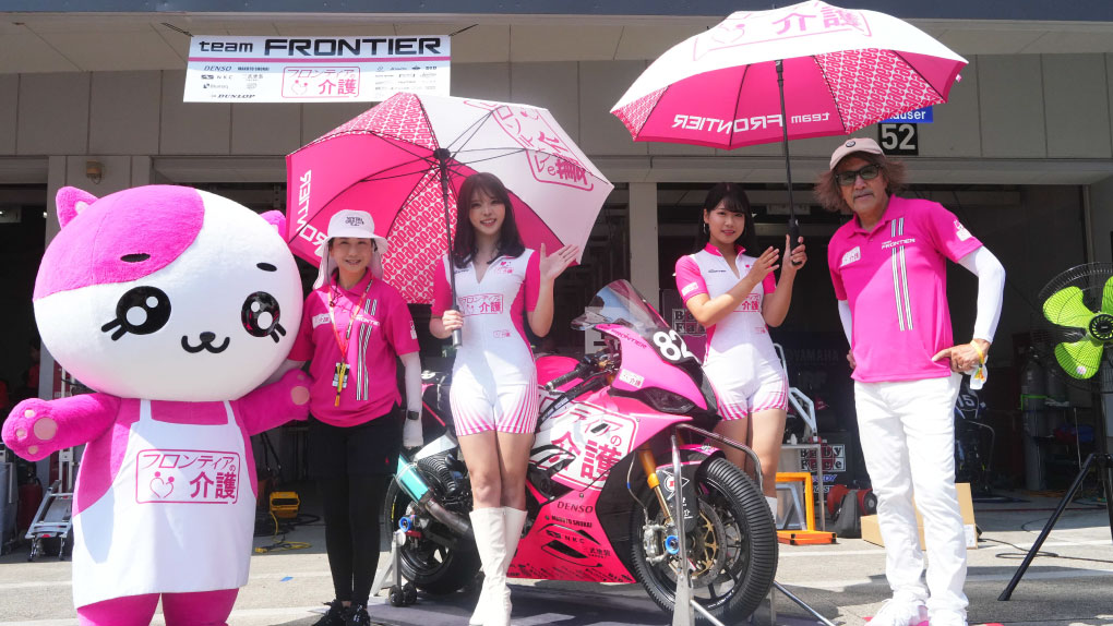 2025年 鈴鹿8耐 TEAM FRONTIER 集合写真