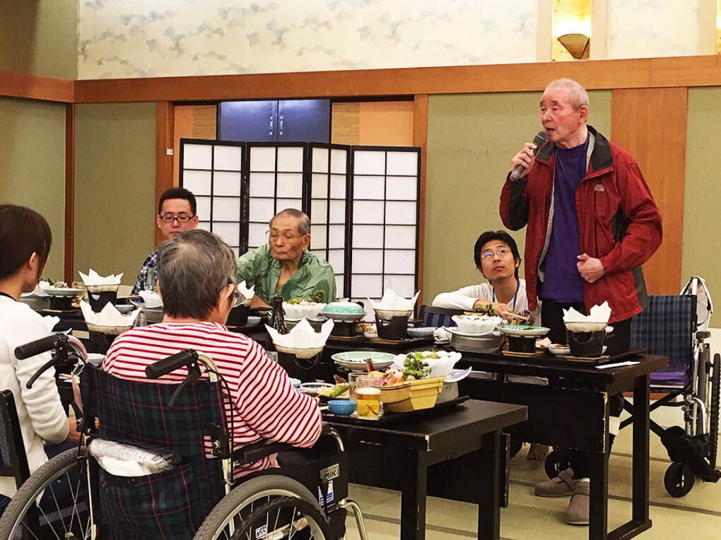 1日目の夜は、楽しい大宴会で自己紹介！