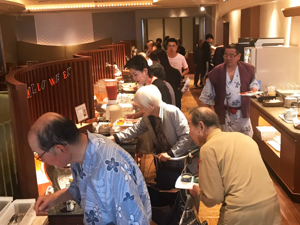 2日目の朝、本日も晴天の中楽しい朝食タイム！