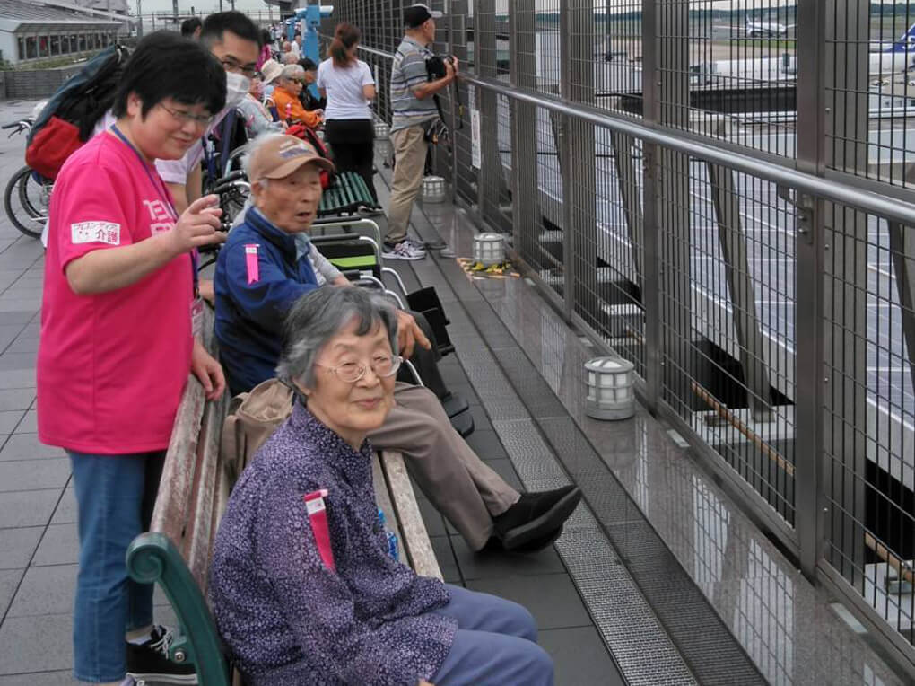 2_空港展望デッキへ10