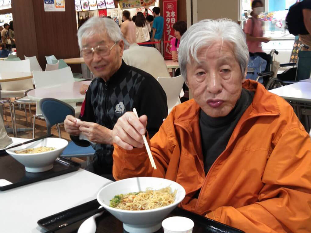 3_イオン昼食散策1