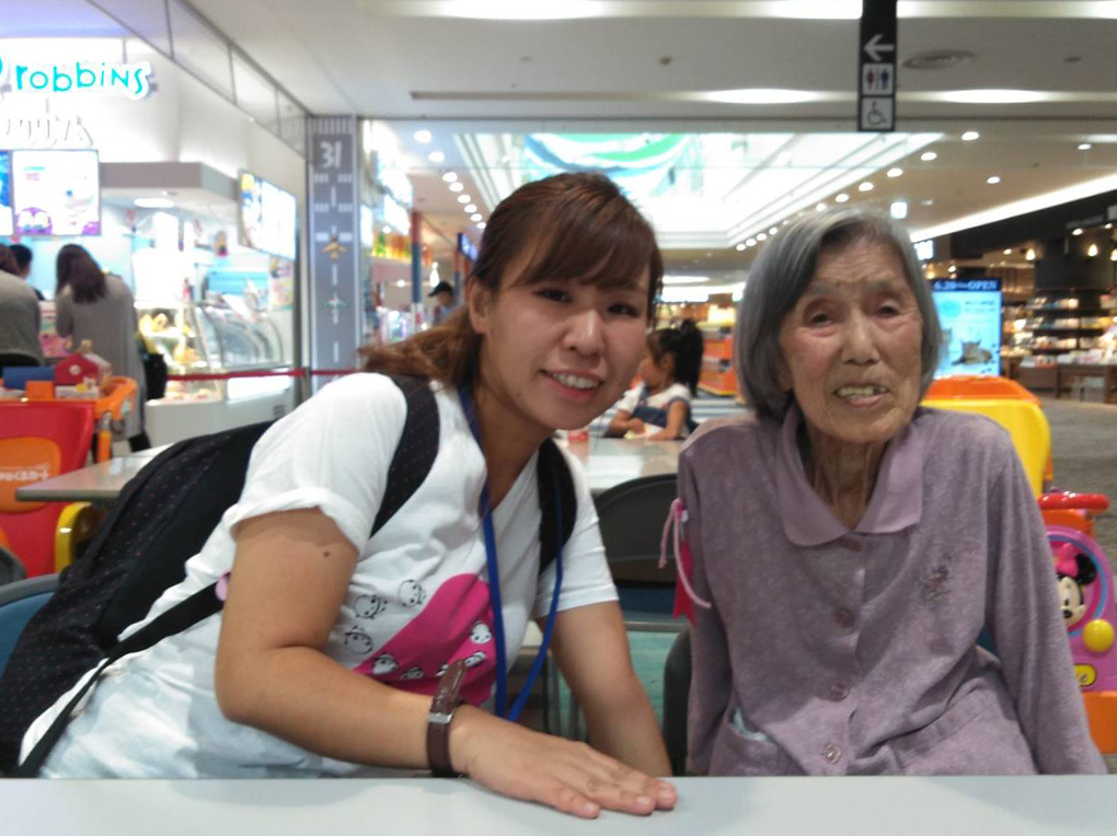 3_イオン昼食散策15