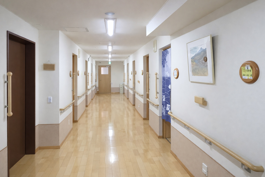 岐阜県の老人ホーム「ほんじょうの憩」廊下
