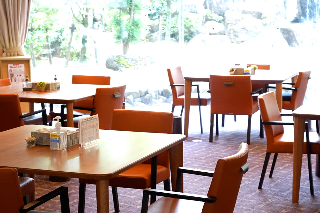 名古屋市の老人ホーム ハイリタイヤー21南山 ラウンジ