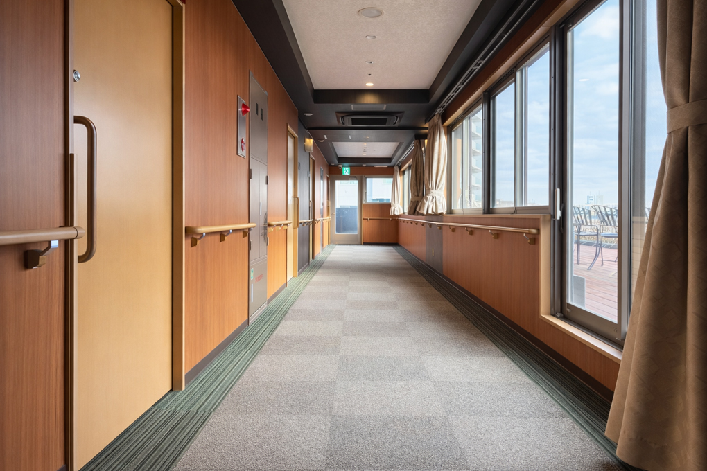 東京都の老人ホーム すいじんの憩 廊下